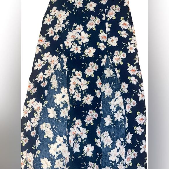 Forever 21 Floral Maxi Skirt - Picture 2 of 4